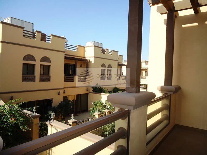 Luxurious Beautiful 4 Bedroom Villa in  Jumeirah 1