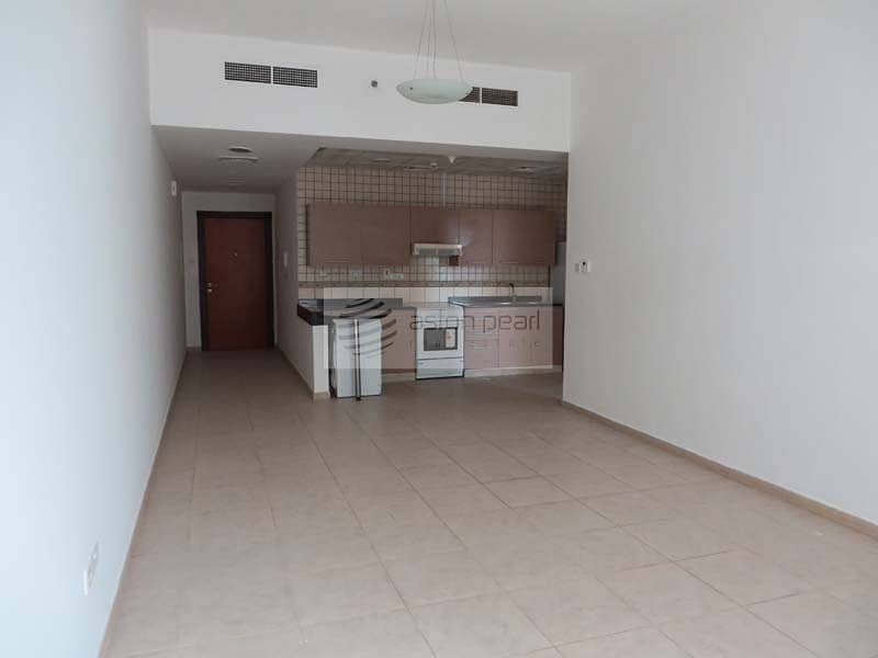 Well Maintained 1BR with Kitchen Appliances