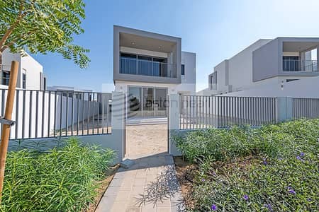 Corner 3BR Villa attached to Private Park Corner 3BR Villa attached to Private Park