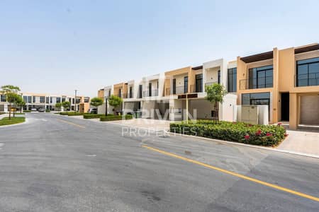 3 Bedroom Villa for Rent in Dubai South, Dubai - Facing Pool | Chiller Free | Private Garden 3 Bedroom Villa for Rent in Dubai South, Dubai - Facing Pool | Chiller Free | Private Garden