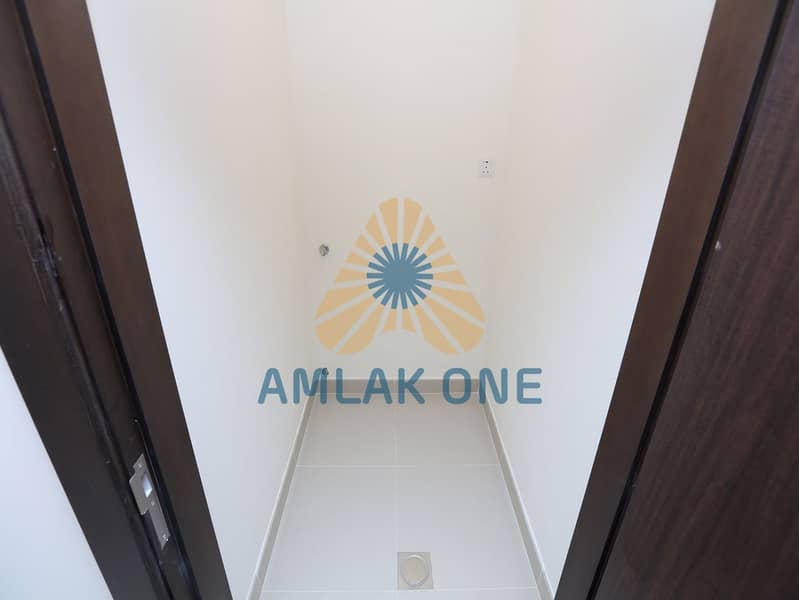 5 4R1A9002. JPG