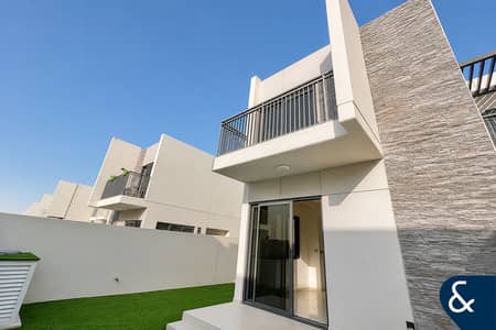 3 Bedroom Townhouse for Sale in DAMAC Hills 2 (Akoya by DAMAC), Dubai - 3BR+ Maids | Corner | Closed Kitchen | R2EM 3 Bedroom Townhouse for Sale in DAMAC Hills 2 (Akoya by DAMAC), Dubai - 3BR+ Maids | Corner | Closed Kitchen | R2EM