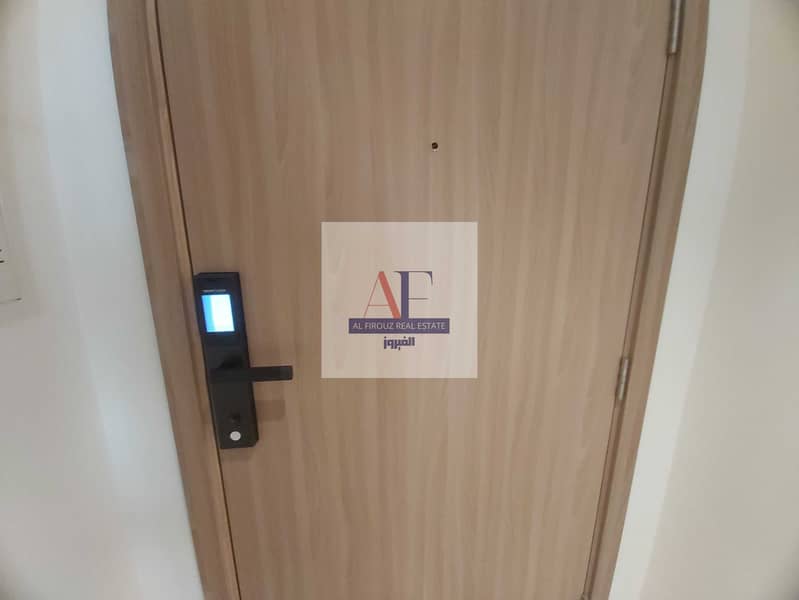 10 entrance-5. jpg
