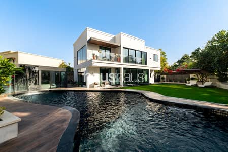 5 Bedroom Villa for Sale in The Meadows, Dubai - Your Private Resort To Call Home