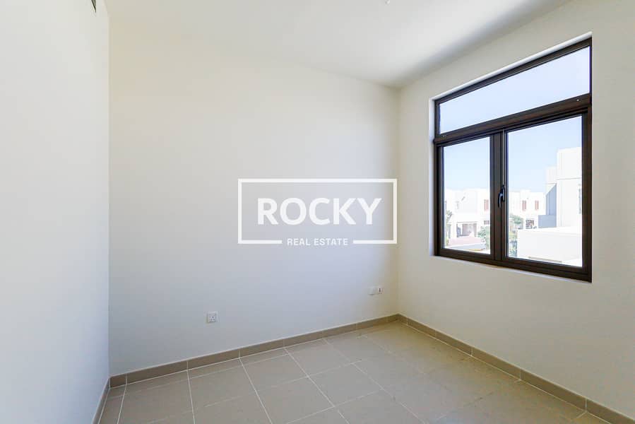 5 Mira Oasis - Bed room (2). JPG