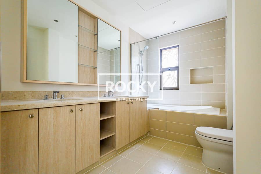 17 Mira Oasis - Bath room (1). JPG