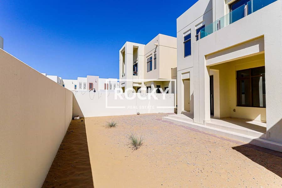 23 Mira Oasis - Balcony (3). JPG