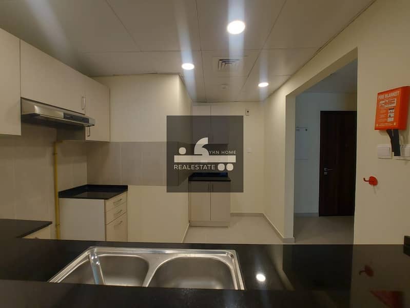 9 41376ce4-fbfa-4bd9-a993-7e31aa482435. jpg