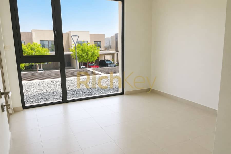 4 Copy of Copy of 6EDEB90D-91E4-40D1-8F6B-0610A813E9E6. png