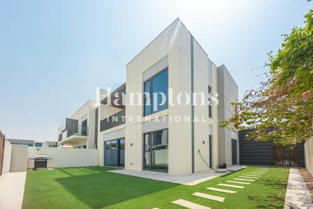 4 Bedroom Townhouse for Sale in Arabian Ranches 3, Dubai - Exclusive | Park Facing | Vacant Now