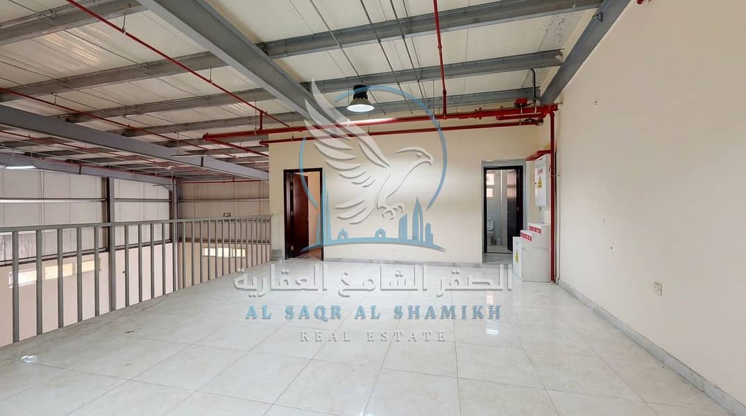 8 مكتب داخل المستودع. jpeg