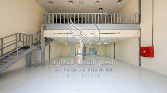 工业园区， 夏尔迦 展览店面待租 - معرض الصناعية 12 مع ميزان مساحة 3500 (9). jpeg