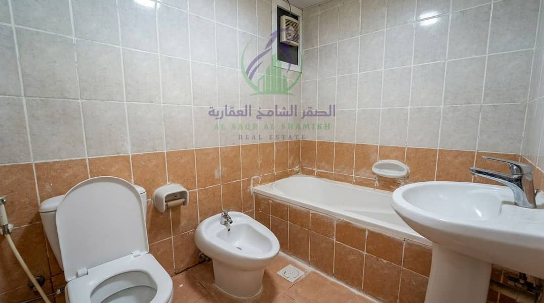12 Real_estate_photograph_editing_i…_202608191505. jpeg