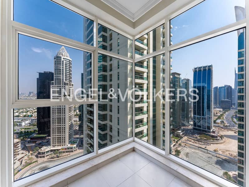 PANORAMIC VIEWS I HIGH FLOOR I UNFURNISHED PANORAMIC VIEWS I HIGH FLOOR I UNFURNISHED