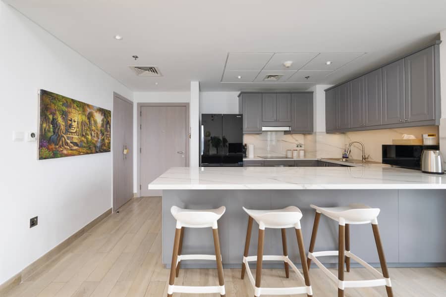 7 Apt 423 B9 Waters Edge-47. jpg