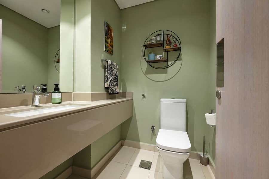 8 Apt 423 B9 Waters Edge-511. jpg