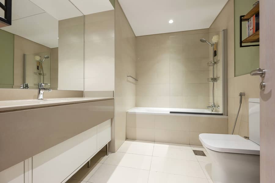 12 Apt 423 B9 Waters Edge-61. jpg