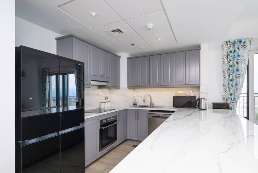 16 Kitchen. jpg