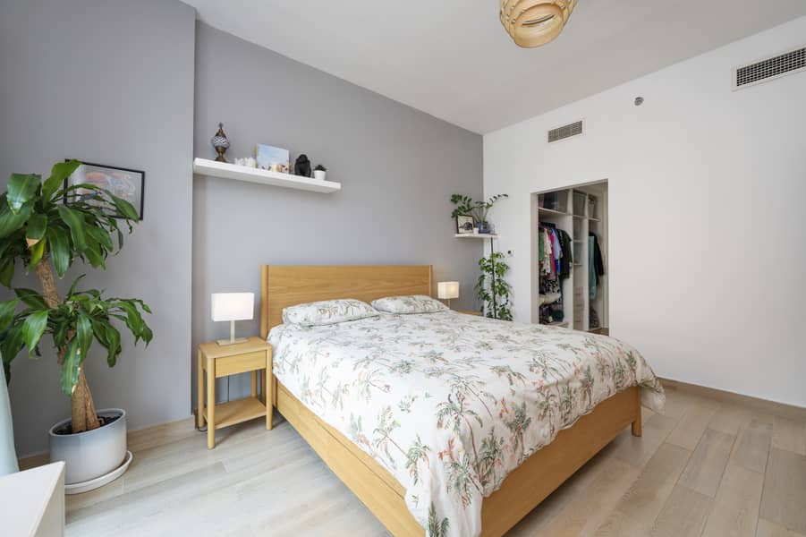 22 Bedroom-1c. jpg