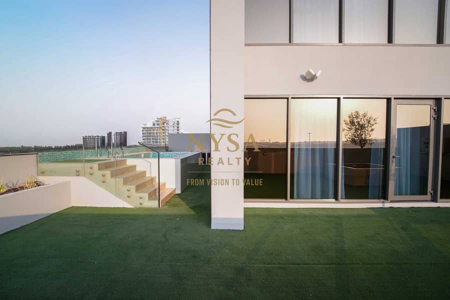 Exclusive| Upgraded | Fully-Furnished|Vacant Exclusive| Upgraded | Fully-Furnished|Vacant