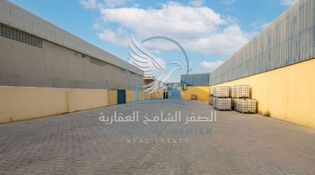 2 حوطة للإيجار في الصناعية 18 – 10,000 قدم1. jpeg