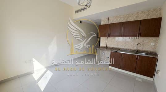 Monolocale in affitto a Al Qulayaah, Sharjah - استديو بسعر مميز ومساحة وزاسعة في منطقة القليعة 2. jpeg