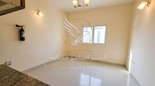 Estudio para en Alquiler en Al Qulayaah, Sharjah - استديو بسعر مميز ومساحة وزاسعة في منطقة القليعة 4. jpeg