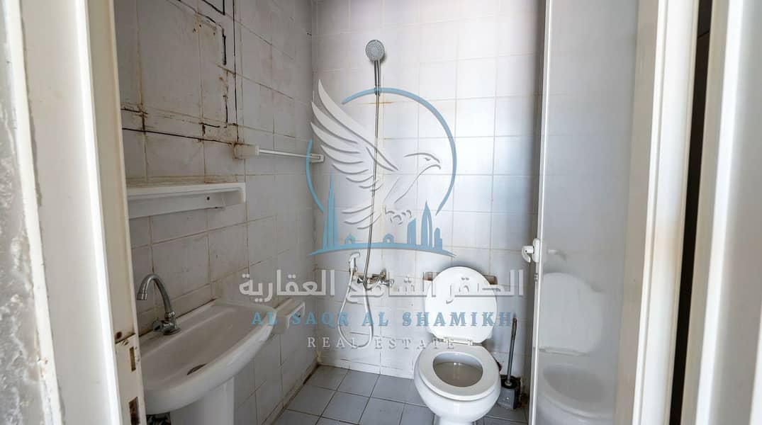 11 محل تجاري للايجار Commercial Shop For Rent 5. jpeg
