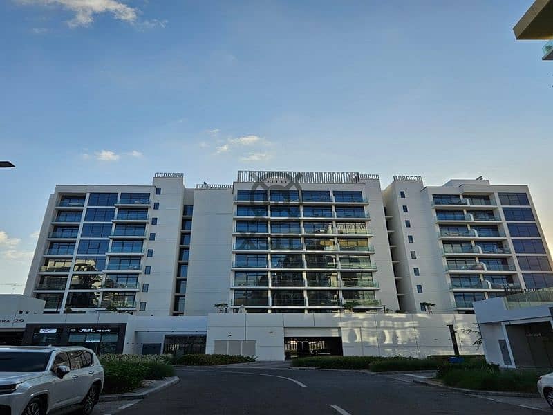 5 azizi-riviera-29_VEsVm_xl. jpg