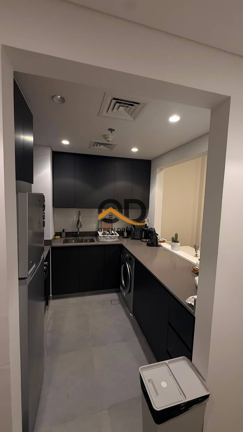 3 d1bd1be4-c32e-4646-be0d-2364e9d4d8e2. jpg