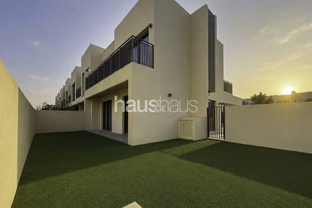 Townhouse de 4 chambres à à louer à Dubai South, Dubai - Maison de ville à Dubai South，Emaar South，Expo Golf Villas，Expo Golf Villas 2 (Parkside 2), 4 chambres, 120000 AED - 16392877