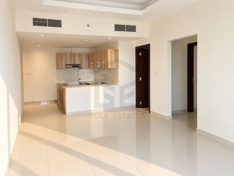 3 02_Living_Area_Open_Kitchen_800x600. jpg