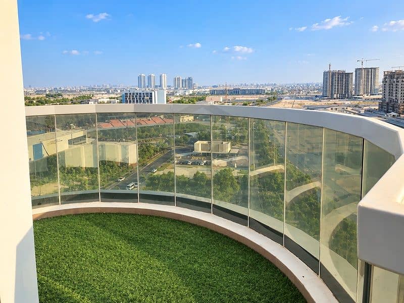 6 15_Main_Balcony_800x600. jpg