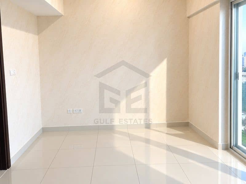 10 12_Bedroom_Bright_View_800x600. jpg