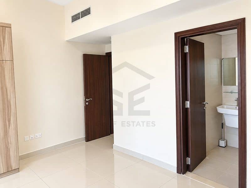 12 11_Bedroom_Ensuite_Access_800x600. jpg
