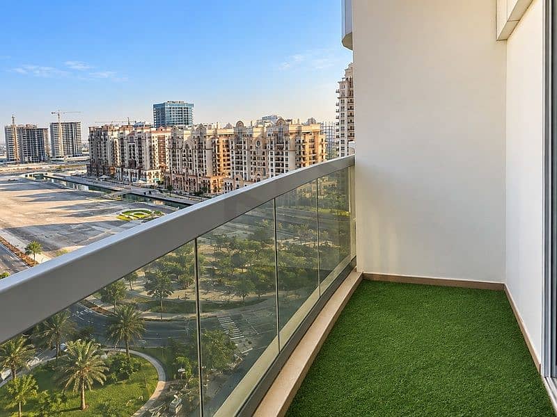 16 19_Balcony_View_2_800x600. jpg