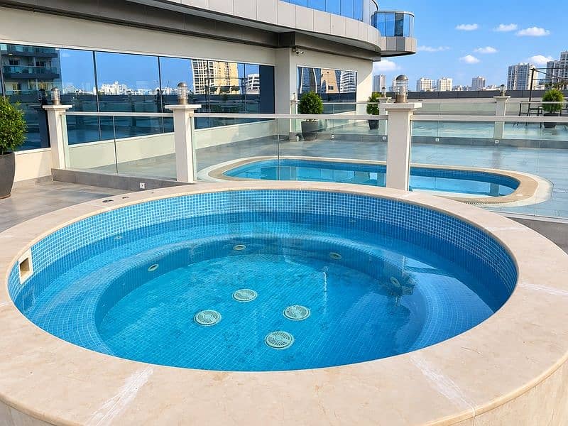 18 24_Jacuzzi_Leisure_Area_800x600. jpg
