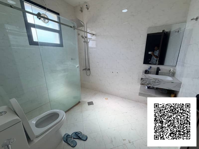 2 d5087f81-eacc-466d-b4aa-5360c7fcff52. jpg