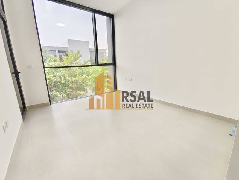 4 dff26e9b-c916-4dde-8efd-fe072514668e. jpg