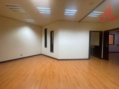 Office para en Alquiler en Hamdan Street, Abu Dhabi - WhatsApp Image 2026-08-24 at 09.43. 06. jpeg