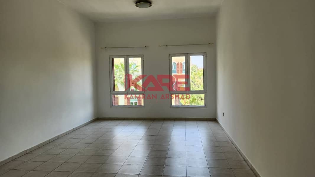 LARGE STUDIO CLOSE TO METRO FOR RENT LARGE STUDIO CLOSE TO METRO FOR RENT
