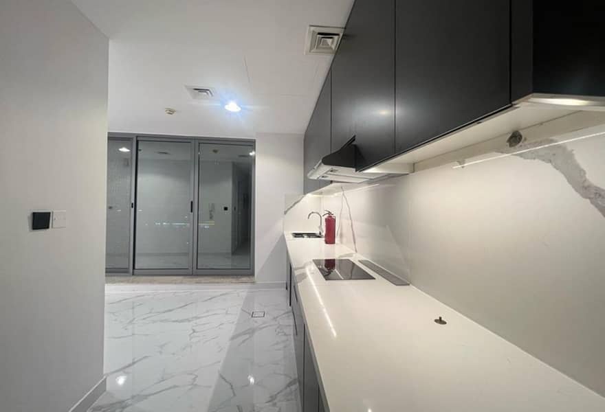 6 Spacious Home | Near The Aquila School | DLRC — photo 6