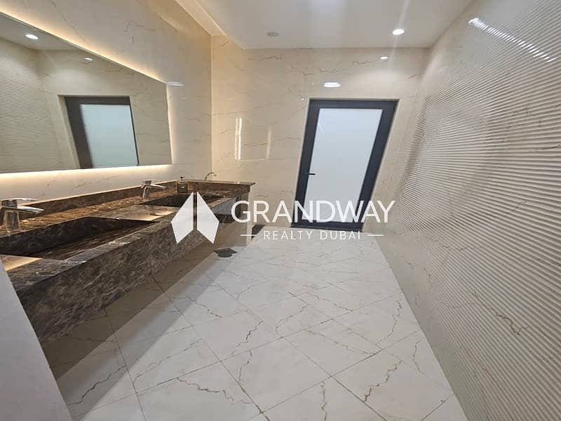26 Massive 7BR Villa | Large Garden I Al Awir — photo 26
