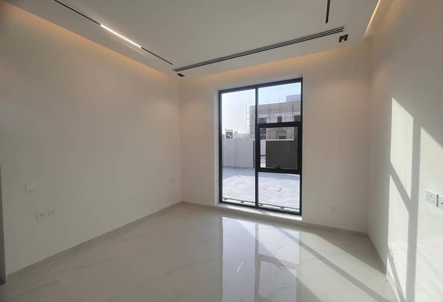 6 Spacious 4BR Villa | Private Garden | Al Aweer — photo 6
