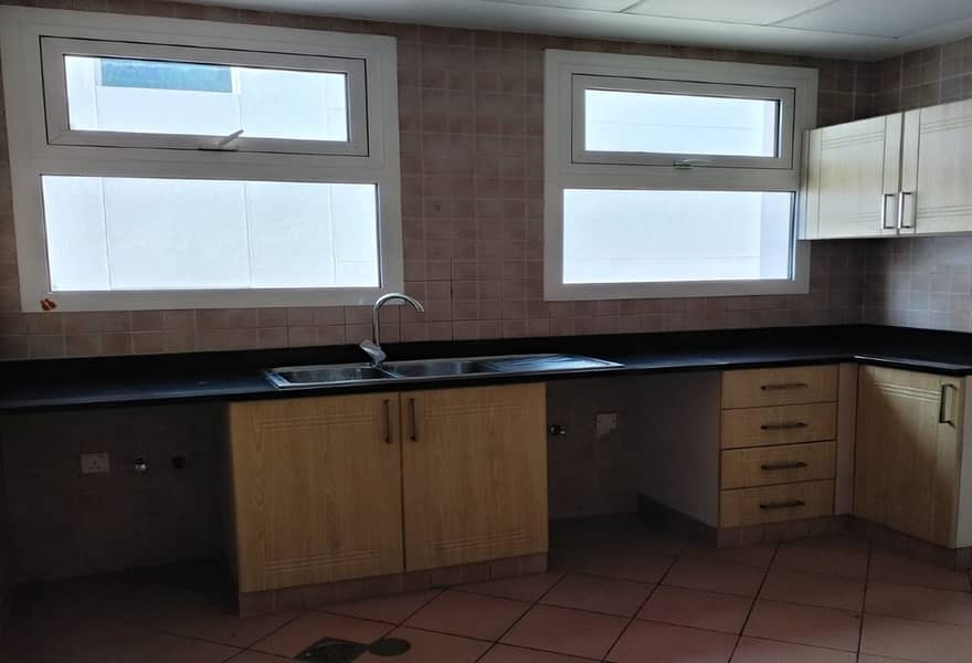 5 Spacious 2BR | Prime Jumeirah First Location — photo 5