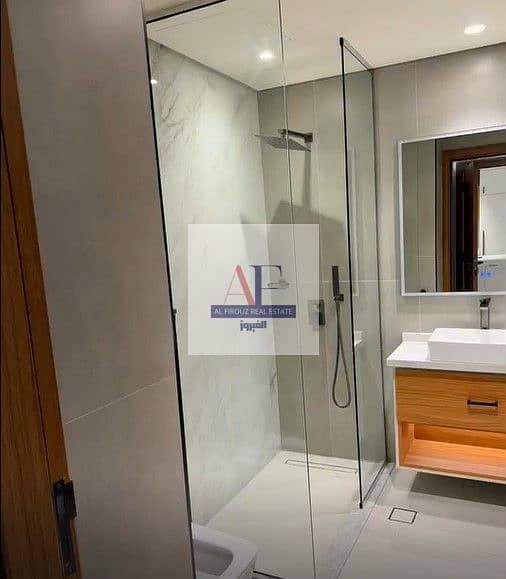7 Bath. jpg