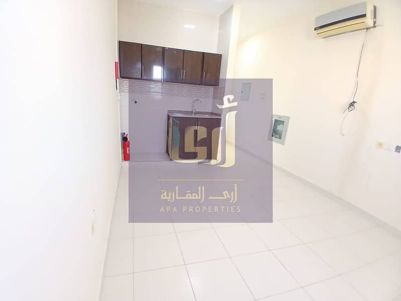 4 2df9dfa4-db5c-4166-b6b8-ce878bd26858. jpg