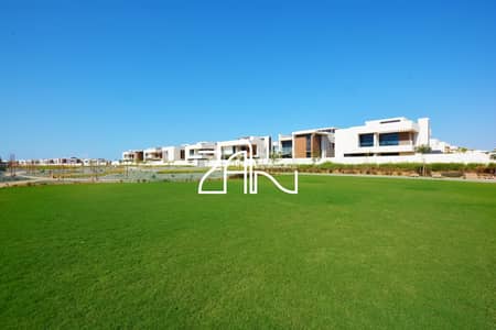 Single Row 5 BR T4 on Green Belt No Service Charge Single Row 5 BR T4 on Green Belt No Service Charge