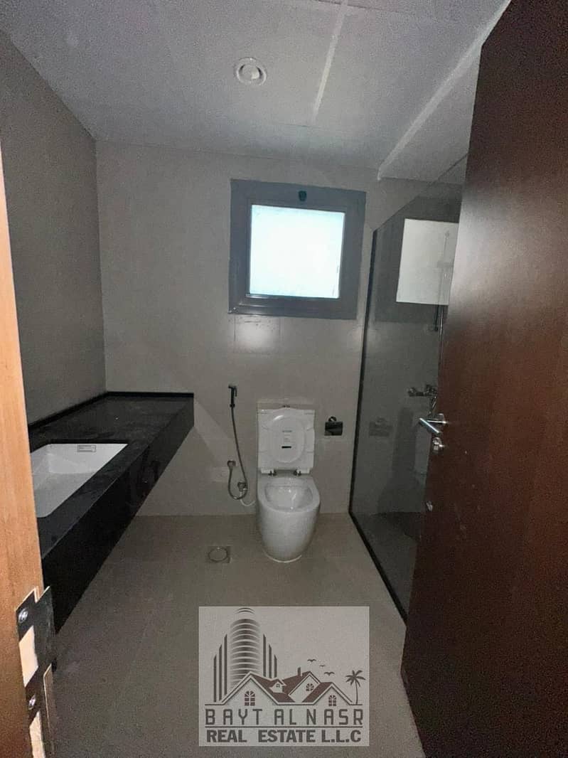 4 master washroom. jpeg