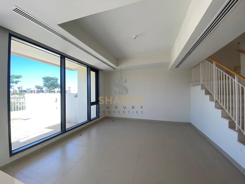 Brand new | Corner villa | Single row | 4BR with maid Brand new | Corner villa | Single row | 4BR with maid